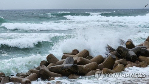 너울성 파도[울진해양경찰서 제공]